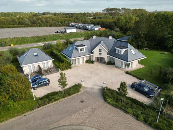 Bed & Breakfast Luxe Prive-kamer - In Aan Zee, Dishoek, Vernieuwd Dishoek